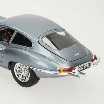 Auto Bburago GT-Jaguar "E" Coupe (1961) 1:18